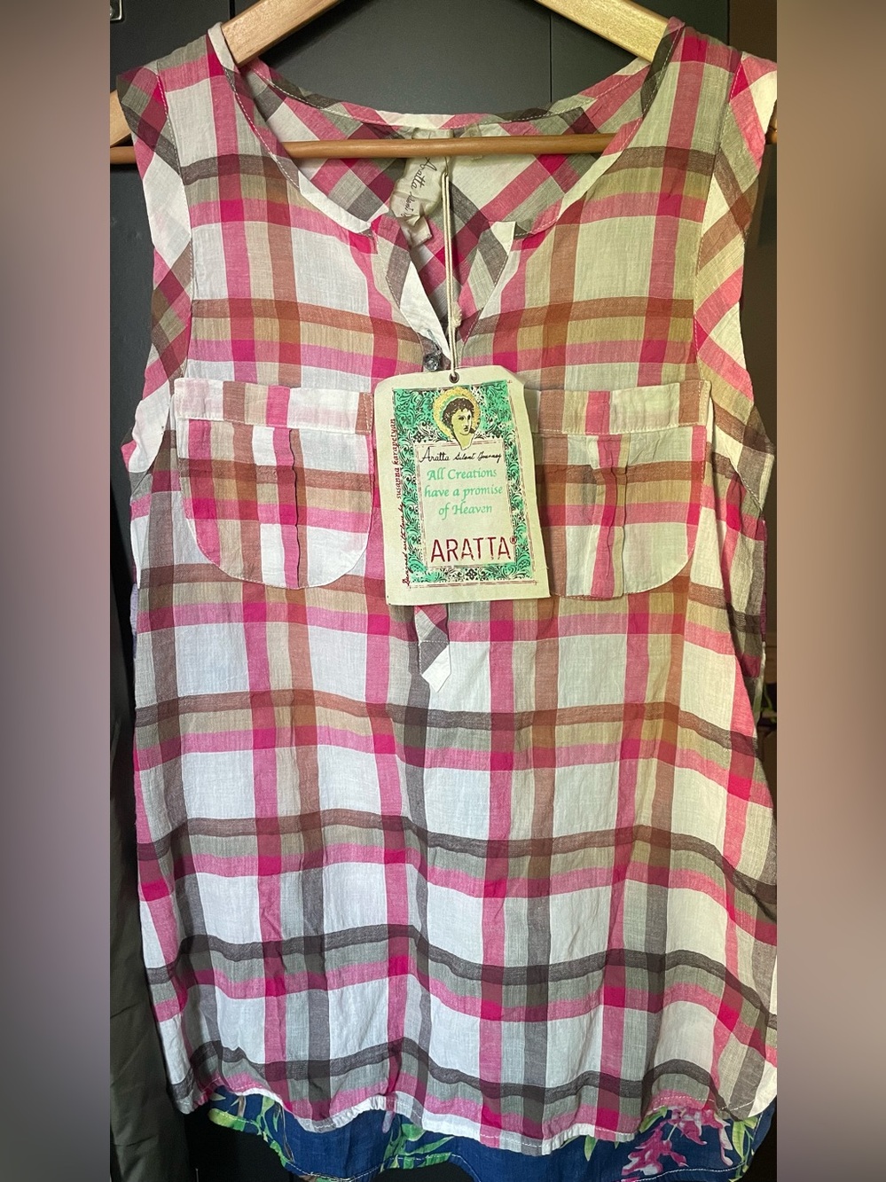 NWT ARATTA size Small Beautiful boutique sleeveless button top classy & elegant - Picture 2 of 5
